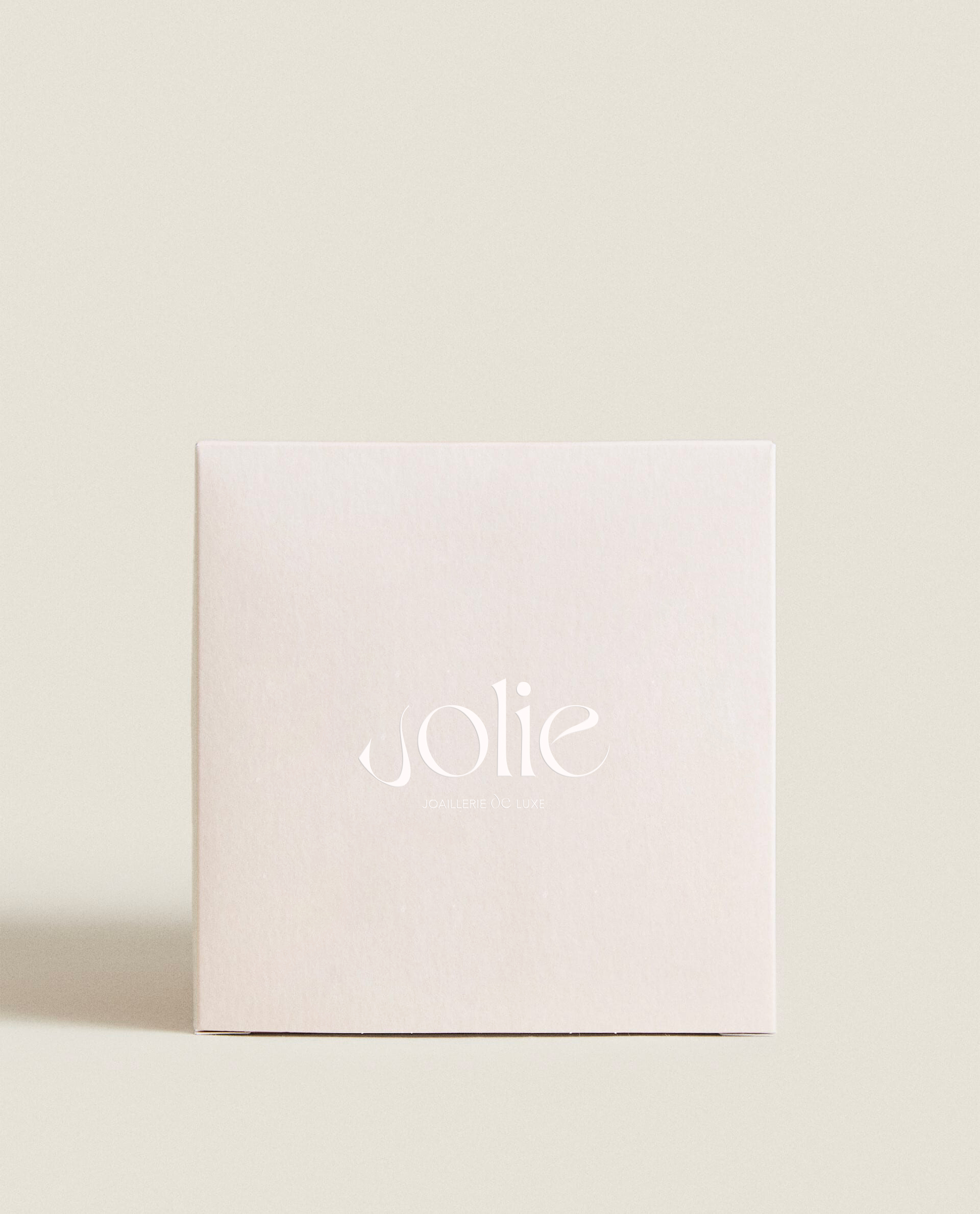 jolie-E